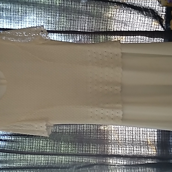 BEAUTIFUL WHITE DRESS - Picture 10 of 15